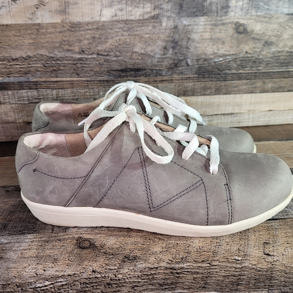 Vionic Lindsey Nubuck/TVW5443 Gray Suede Shoes Weather Resistant Women's 8.5